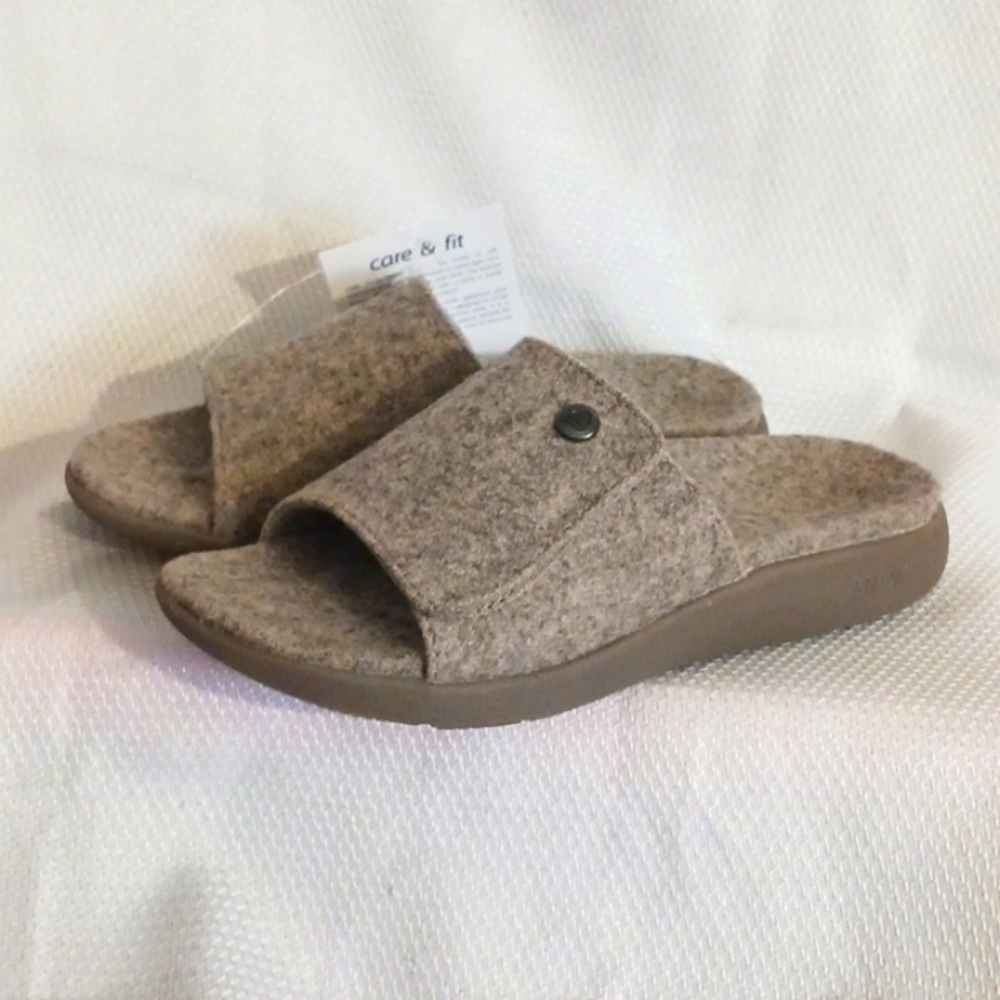 New Strole Den slide sandals